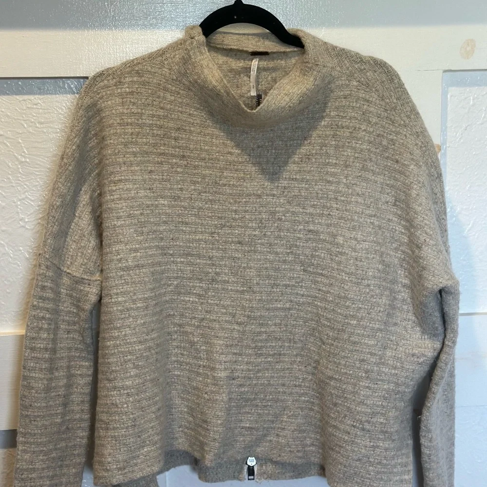 Free people sweater - Picture 1 of 3